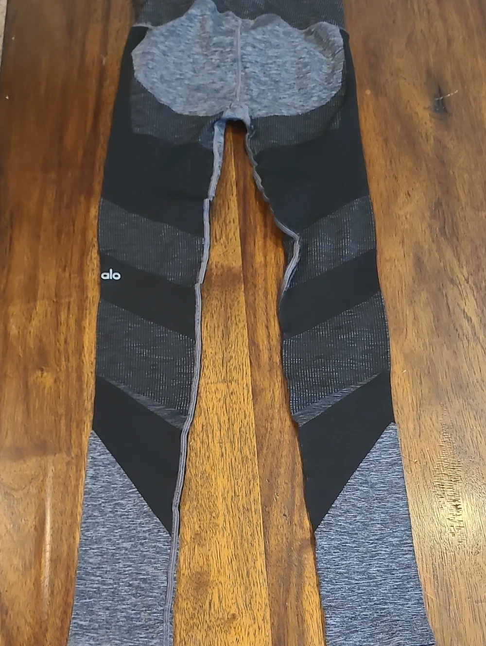 Alo yoga high waist Sheila leggings Size Small - $98 on site